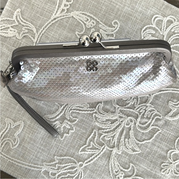 Coach Rare EUC Audrey Sequin Clutch Wristlet with Kiss Lock - Picture 4 of 13